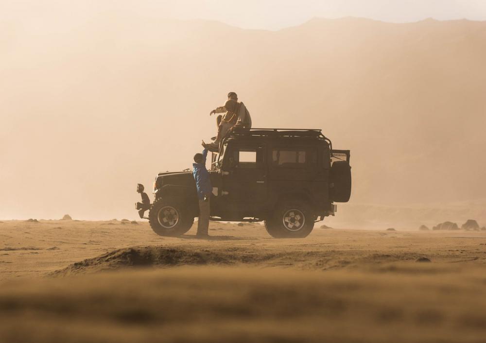 Friends Jeep Desert Ride Travel Journey Man Friends Jeep Desert Ride Travel Journey Man