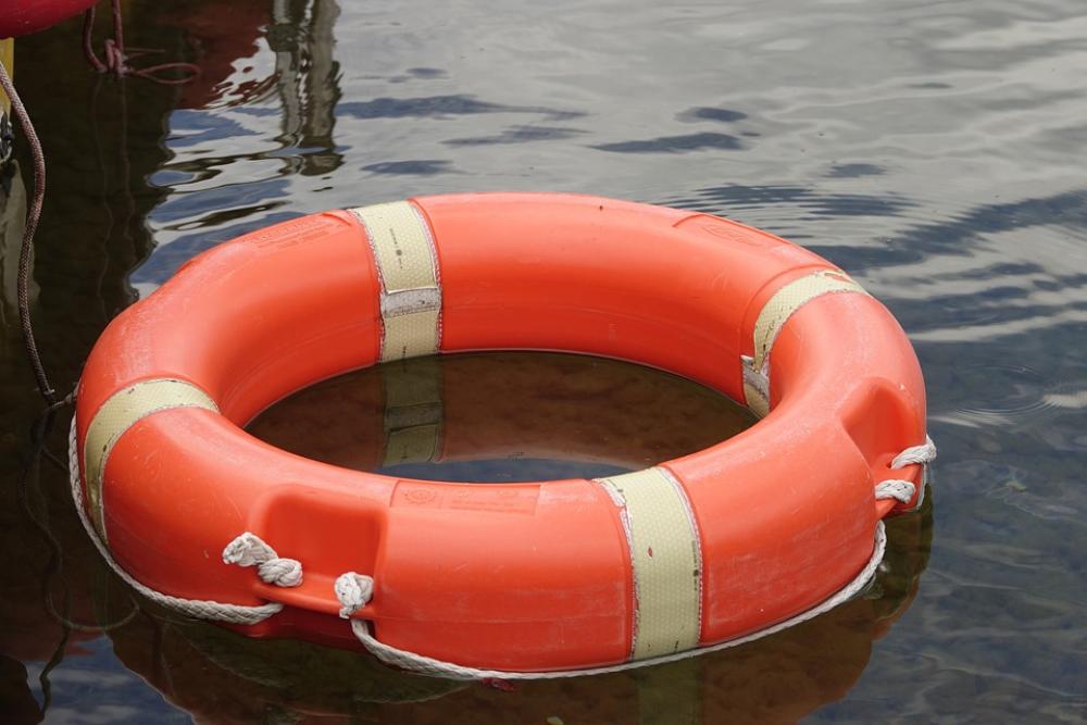 Lifebelt Mature Water Help Water Rescue Drowning Lifebelt Mature Water Help Water Rescue Drowning