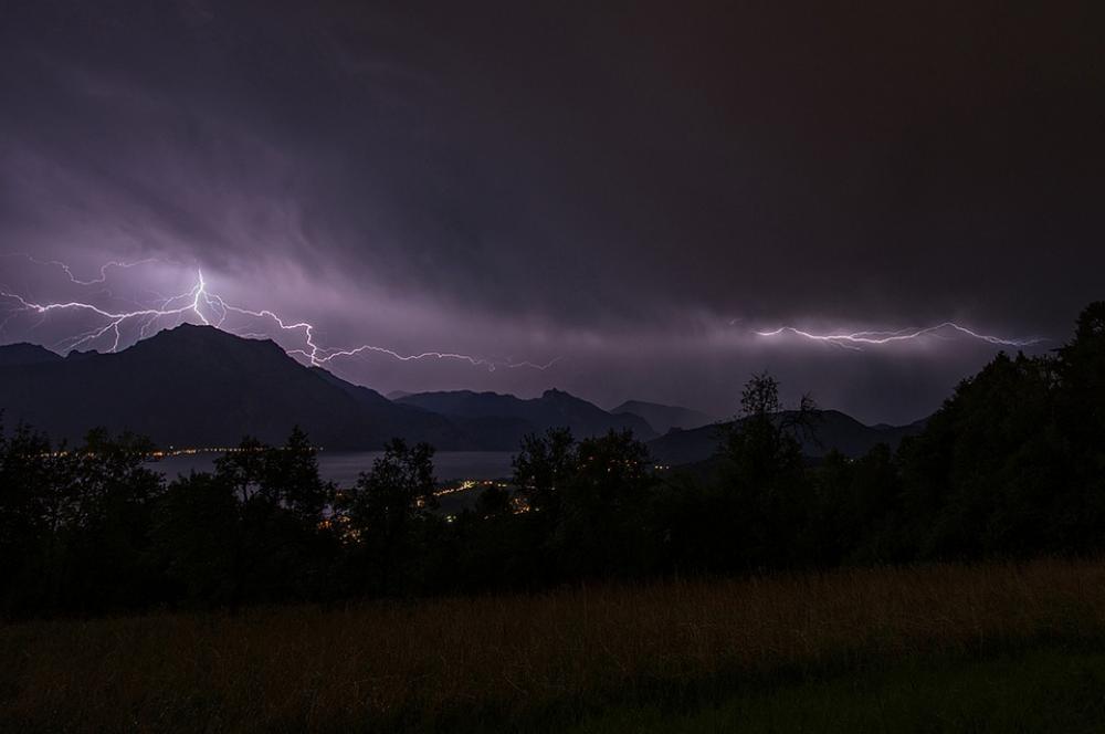 Thunderstorm Flashes Dramatic Flash Forward Thunderstorm Flashes Dramatic Flash Forward