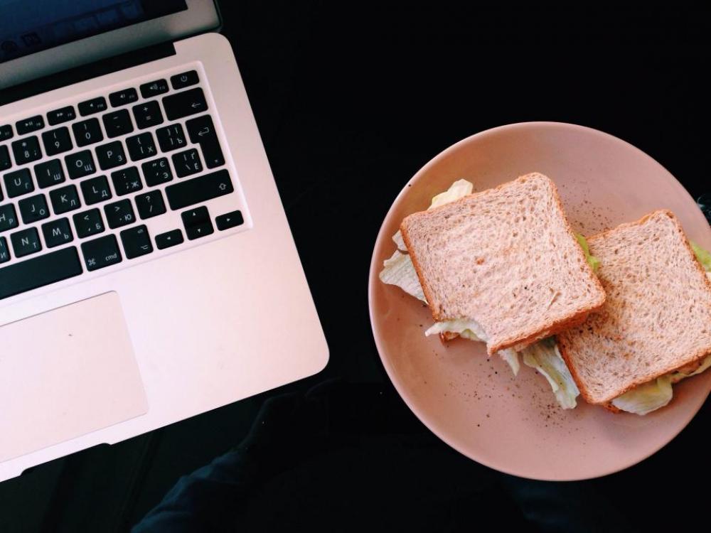 macbook lunch sandwich food plate macbook lunch sandwich food plate