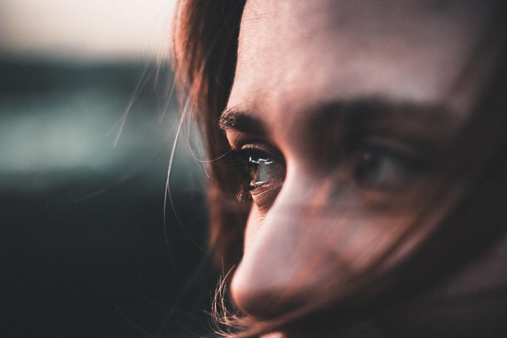 beautiful woman glance wind blow beautiful woman glance wind blow