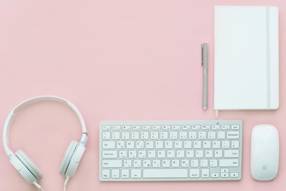 pink lifestyle headphones keyboard apple pink lifestyle headphones keyboard apple