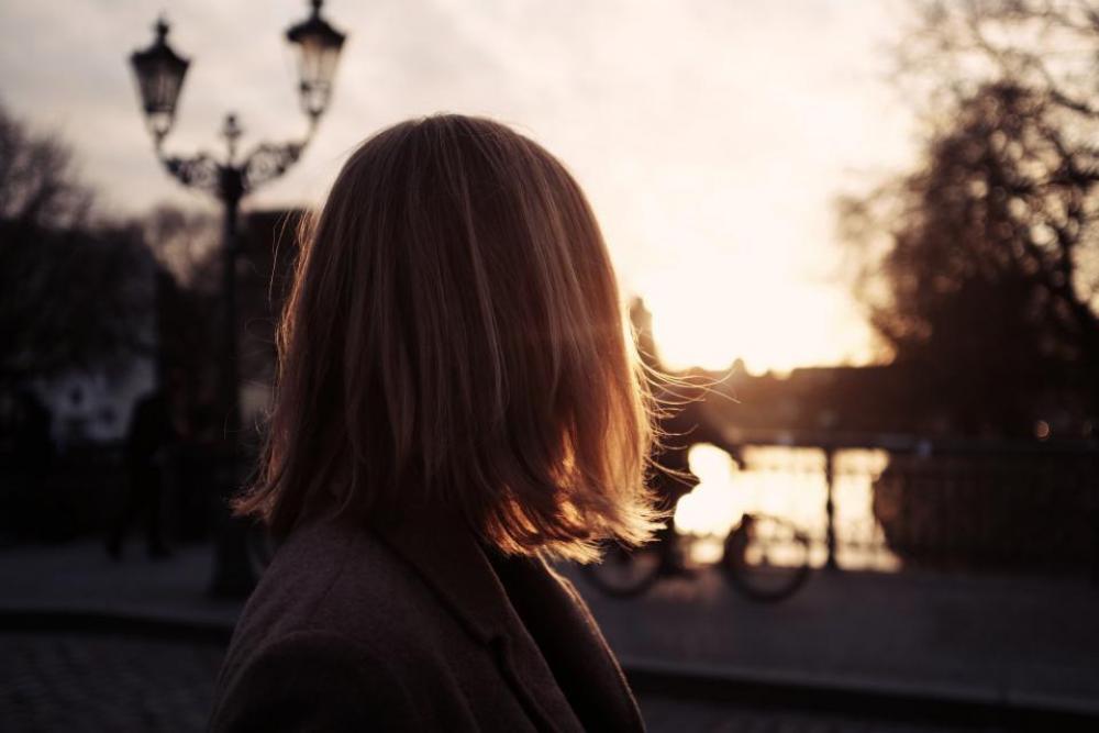 people girl woman walking alone people girl woman walking alone