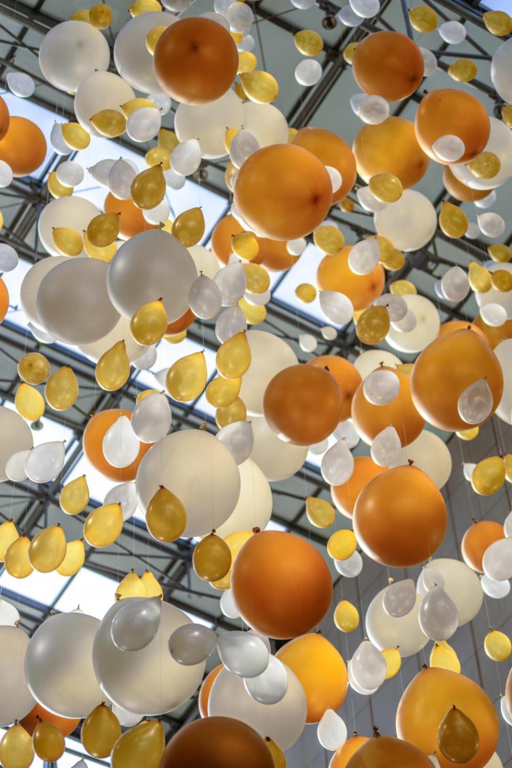 yellow gold white silver balloon yellow gold white silver balloon