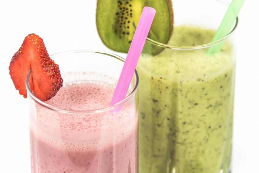 kiwi strawberry smoothies cold drinks kiwi strawberry smoothies cold drinks