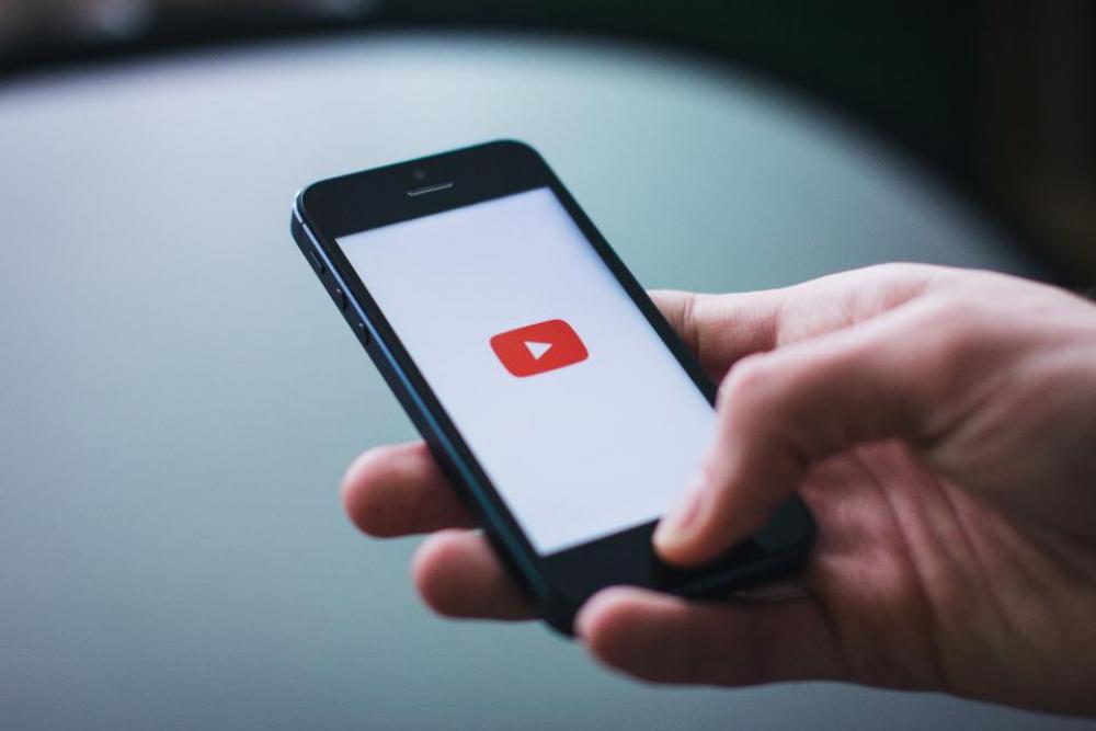 youtube iphone smartphone mobile cell phone youtube iphone smartphone mobile cell phone