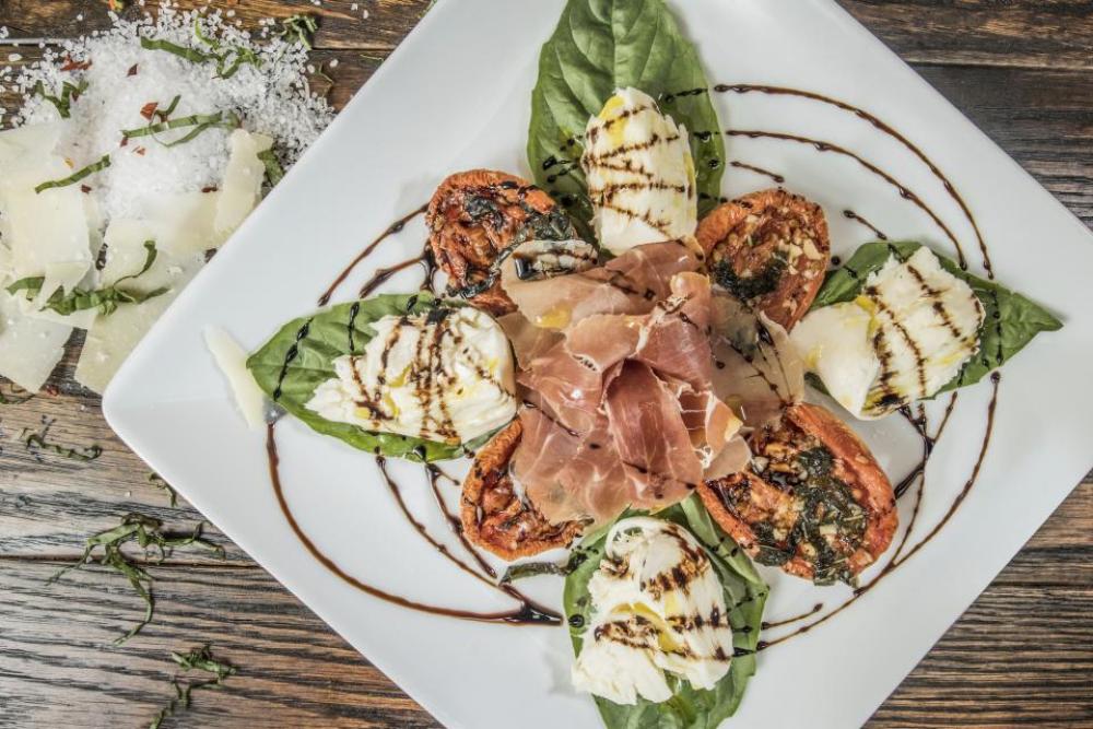 food presentation plate leaves meat food presentation plate leaves meat