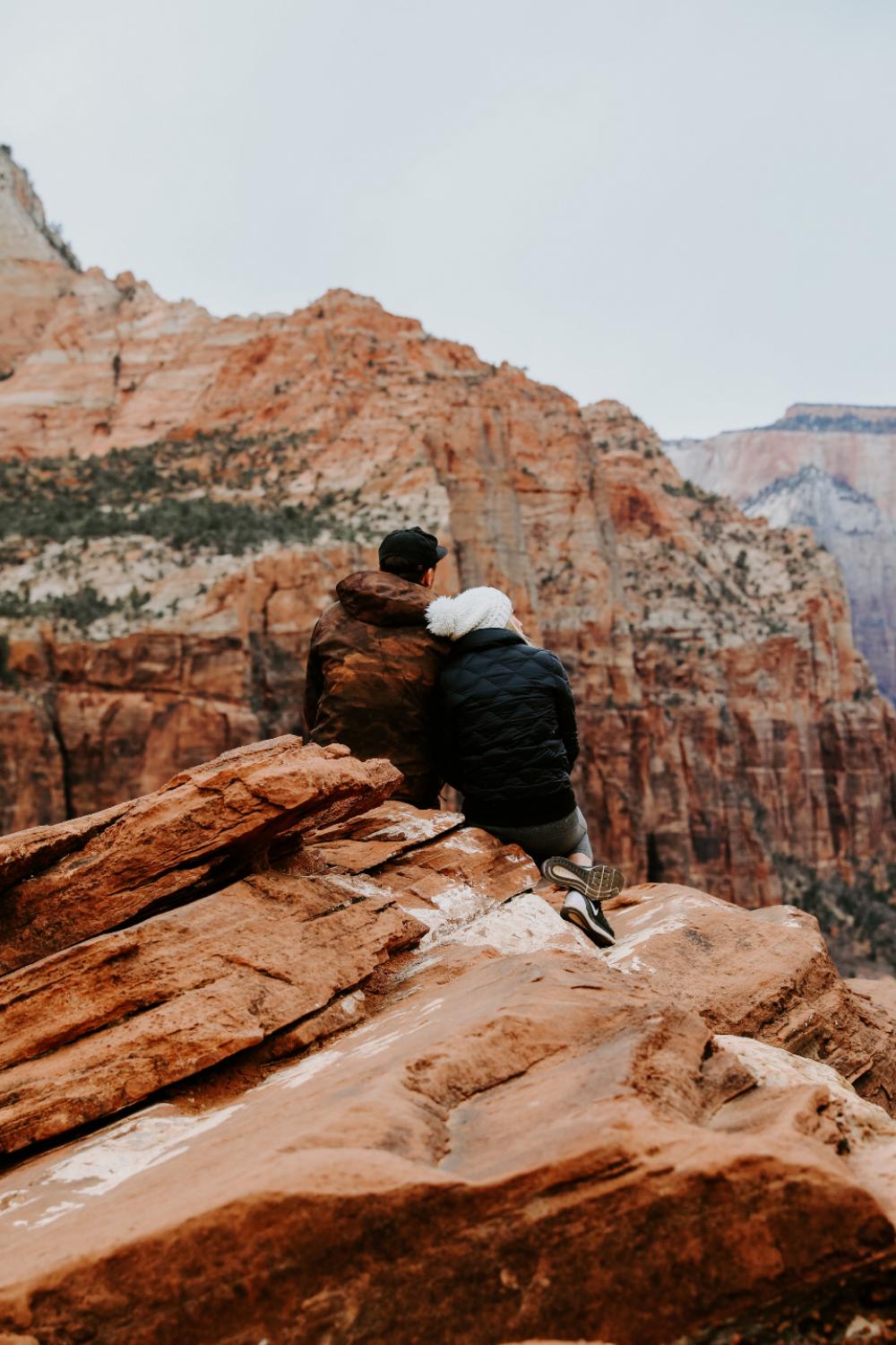 man woman cuddle snuggle mountain man woman cuddle snuggle mountain