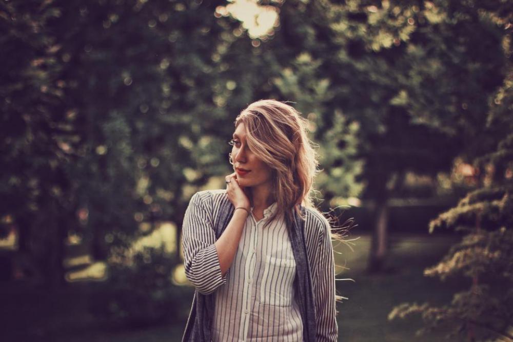 people woman girl outdoor green people woman girl outdoor green