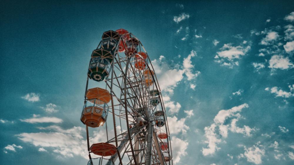 ferris wheel amusement park fun playblue sky ferris wheel amusement park fun playblue sky