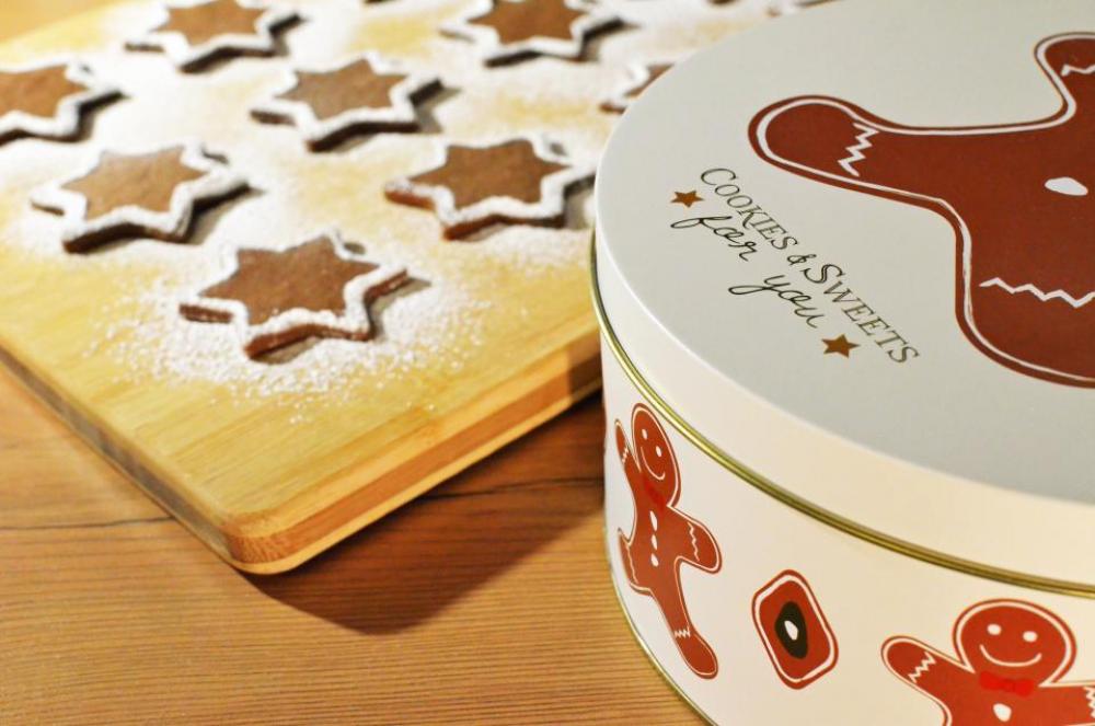 gingerbread cookies tins sweets treats gingerbread cookies tins sweets treats