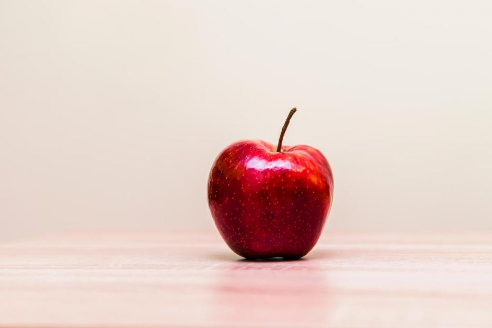 red apple fruit food juicy red apple fruit food juicy