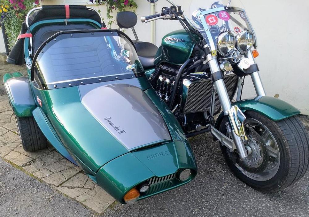 triumph motorbike side car racing green triumph motorbike side car racing green