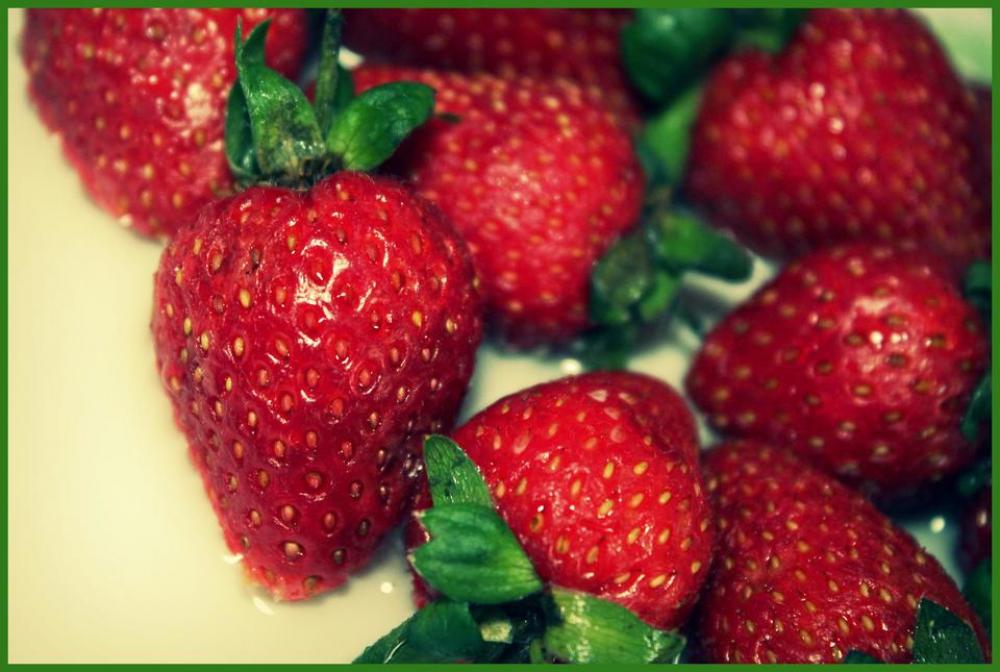 tasty berry berries natural strawberries tasty berry berries natural strawberries