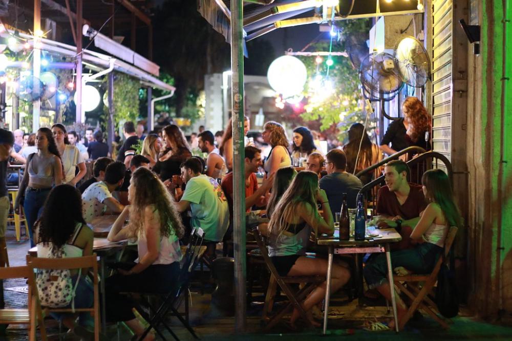 People Young Night Life Hanging Out Sitting People Young Night Life Hanging Out Sitting