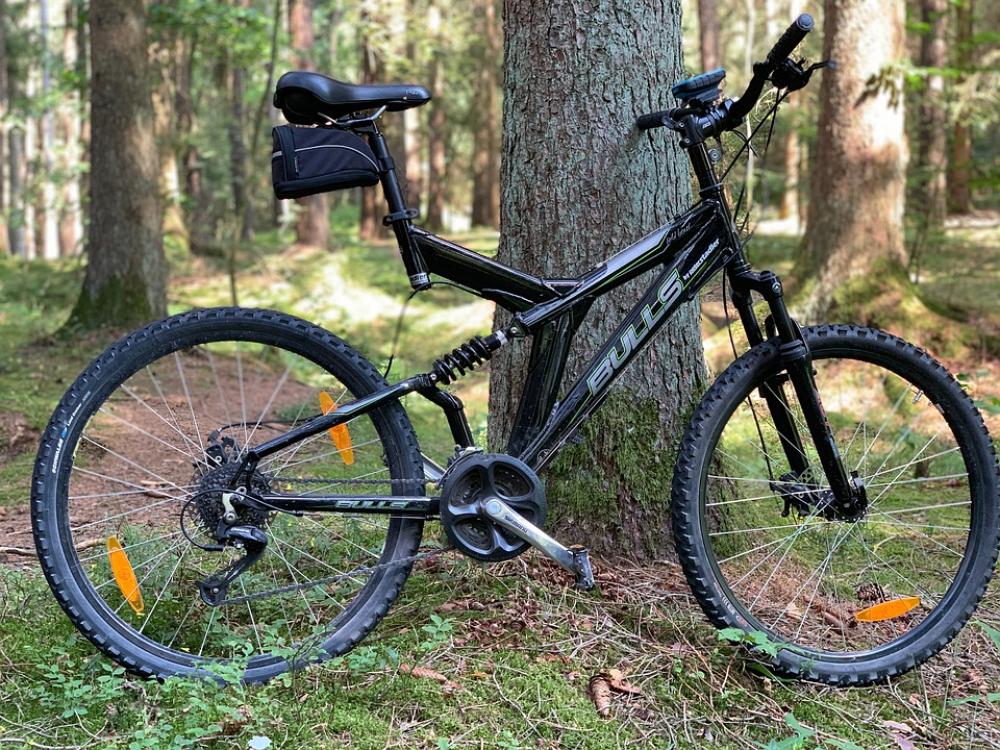 Fully Mtb Mountain Bike Downhill Mature Cycling Fully Mtb Mountain Bike Downhill Mature Cycling