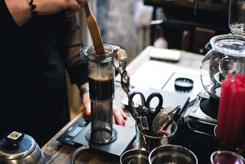 Brewing coffee in Aeropress filter Brewing coffee in Aeropress filter