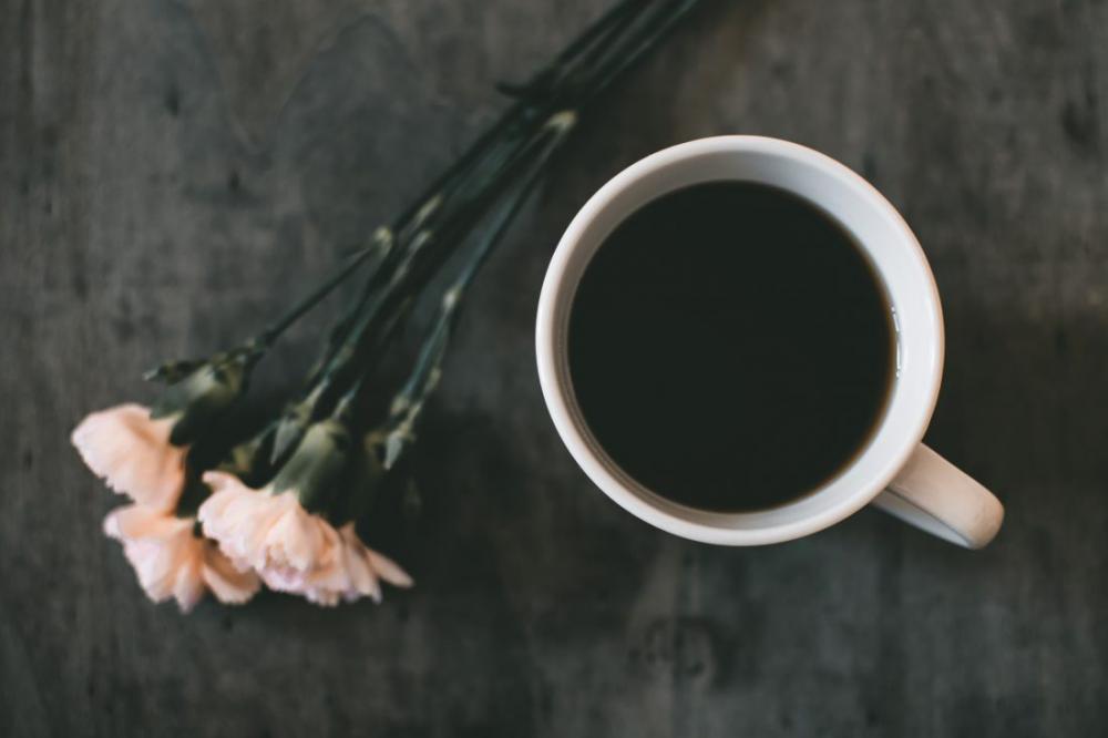 Black Coffee & Flowers Black Coffee & Flowers