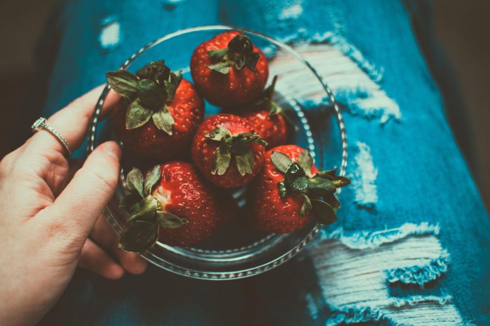 Clear Bowl of Strawberries Clear Bowl of Strawberries
