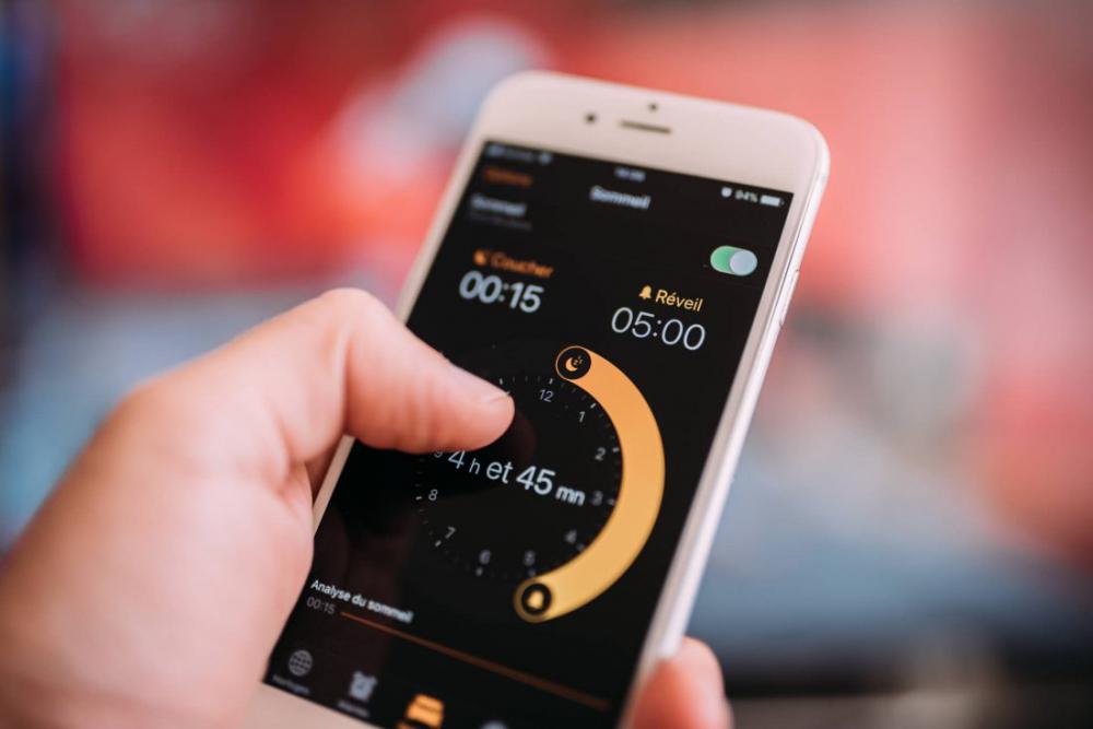 Setting the Alarm on Mobile Setting the Alarm on Mobile