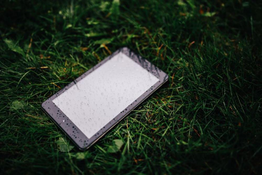 Wet black tablet Wet black tablet