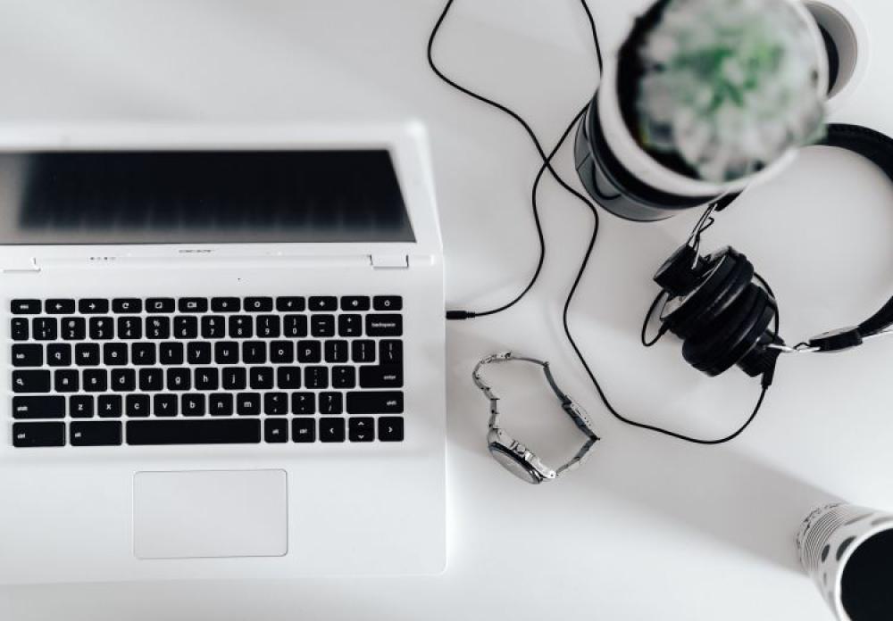 Men's Minimalist Workspace Men's Minimalist Workspace
