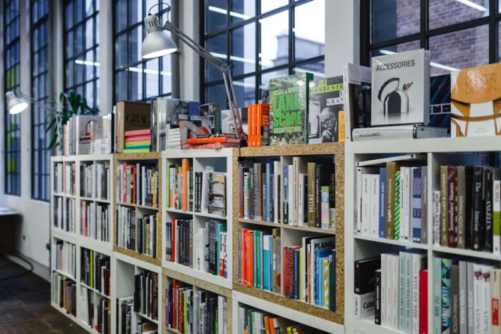 A visit to the bookstore A visit to the bookstore