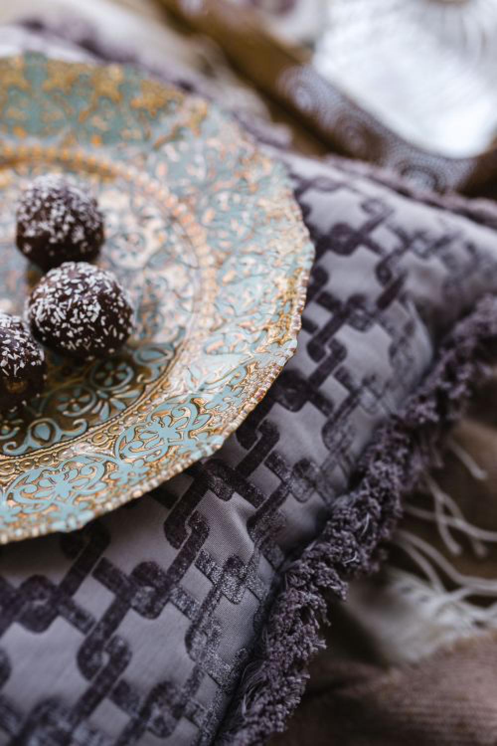 Exotic oriental space - Balcony Decor Exotic oriental space - Balcony Decor