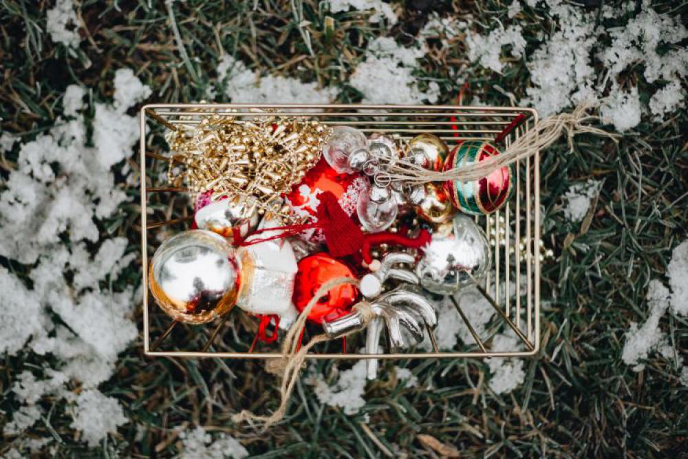 Old-fashioned Christmas tree ornaments Old-fashioned Christmas tree ornaments