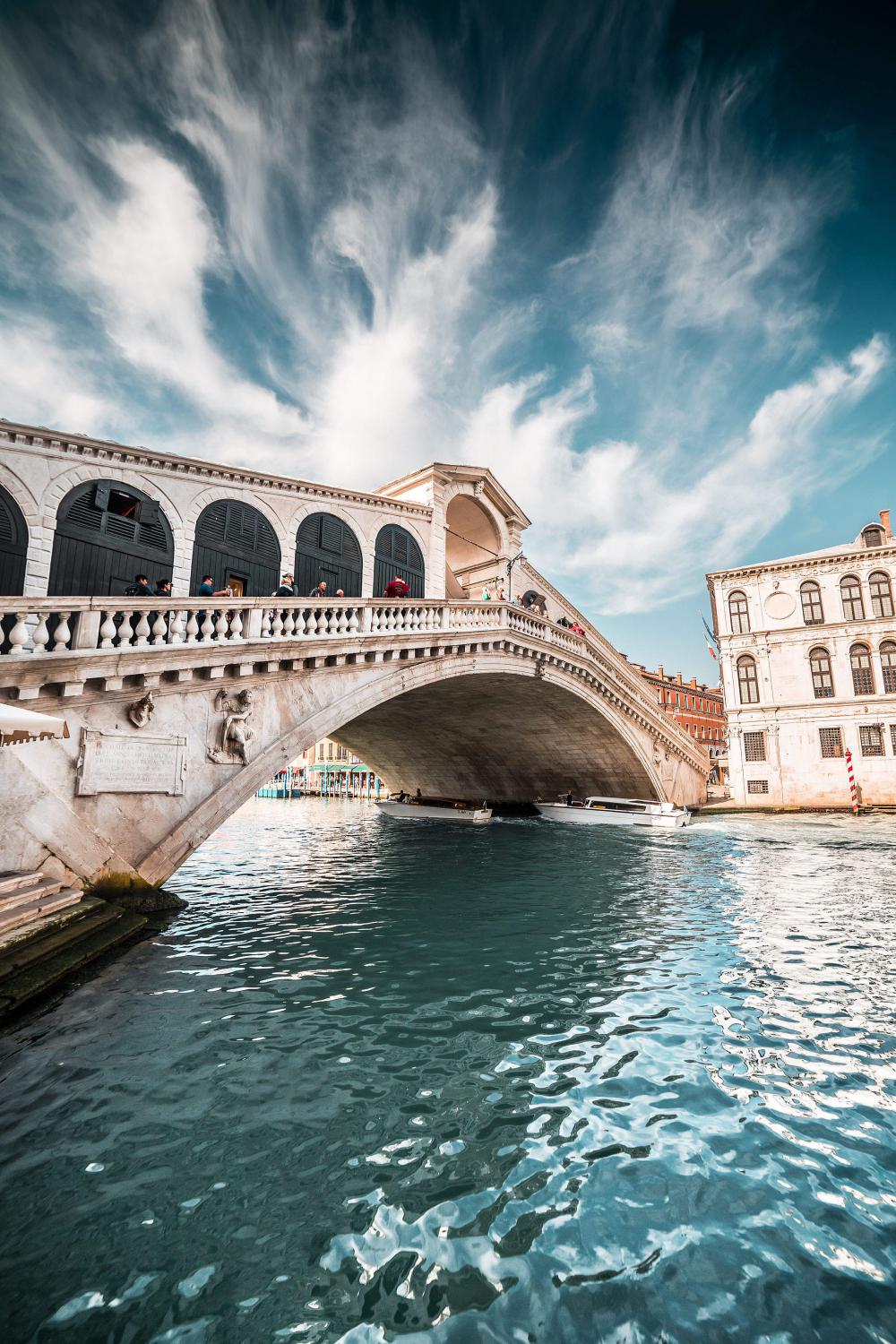 Rialto Bridge in Beautiful Venice, Italy Free Photo Rialto Bridge in Beautiful Venice, Italy Free Photo