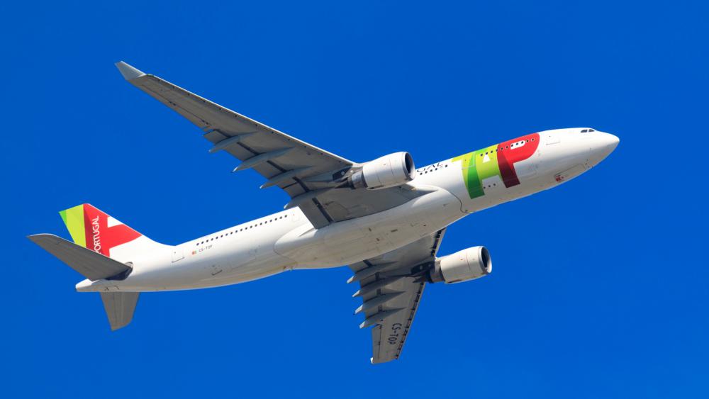 Airplane Flying Airplane Flying