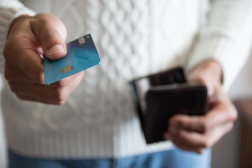 Paying by card Paying by card