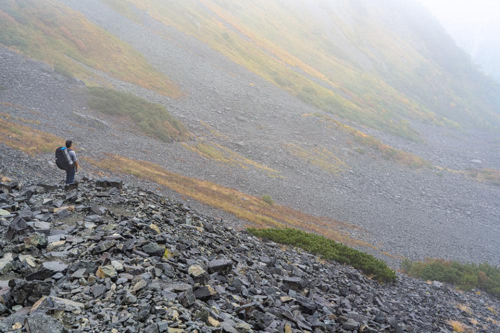 Mountain Climbing Autumn Fog 涸沢 圏谷 Mountain Climbing Autumn Fog 涸沢 圏谷