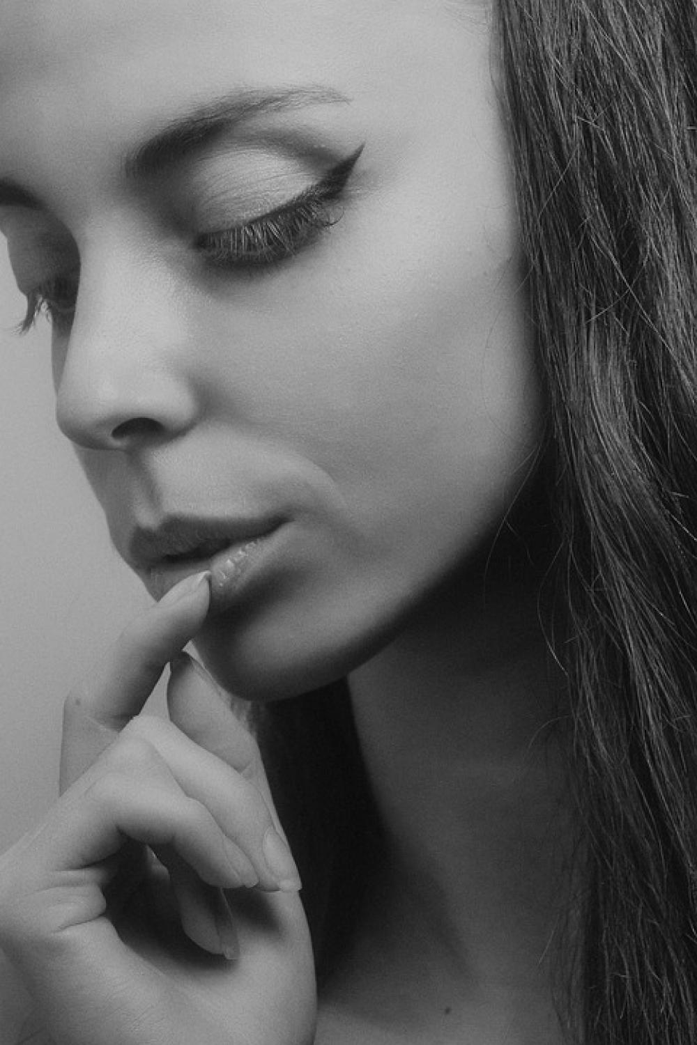 Girl Studio Female Woman Profile Black And White Girl Studio Female Woman Profile Black And White