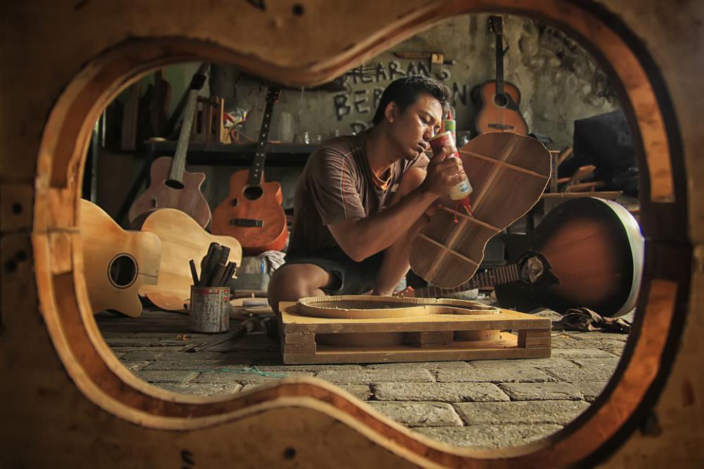 Workshop Instrument Wood Craftsman Guitar Repair Workshop Instrument Wood Craftsman Guitar Repair
