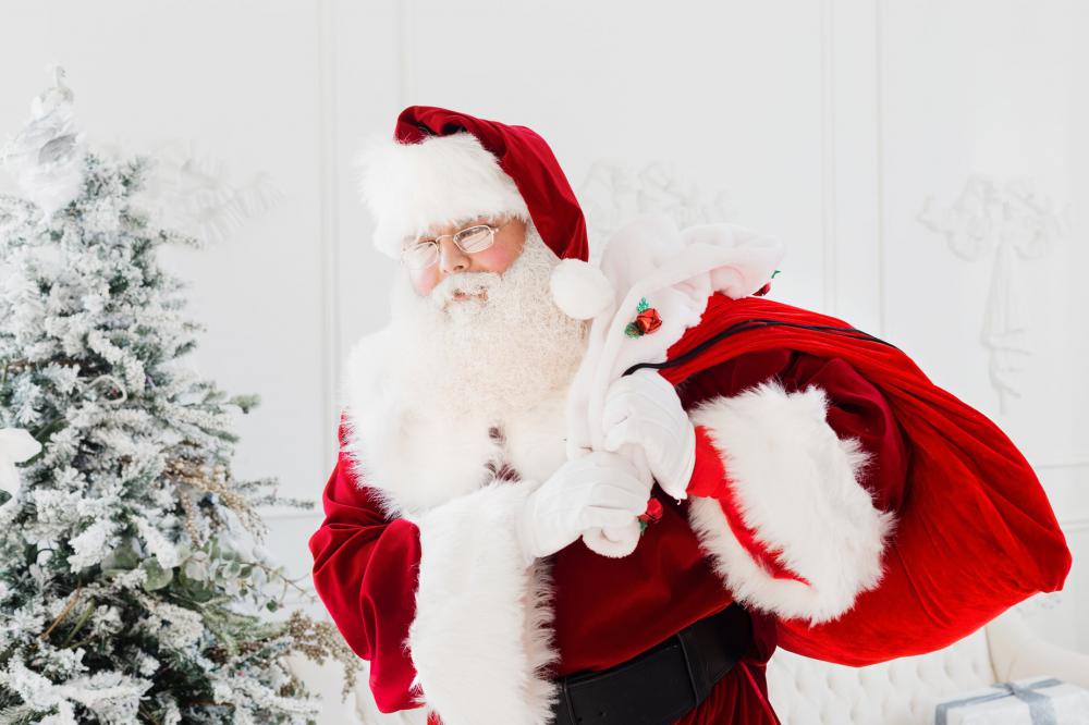 Santa Leaves Photo Santa Leaves Photo
