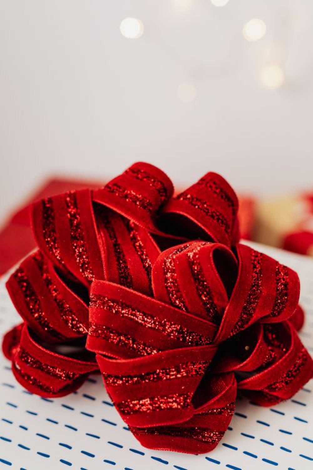 Red bow Red bow