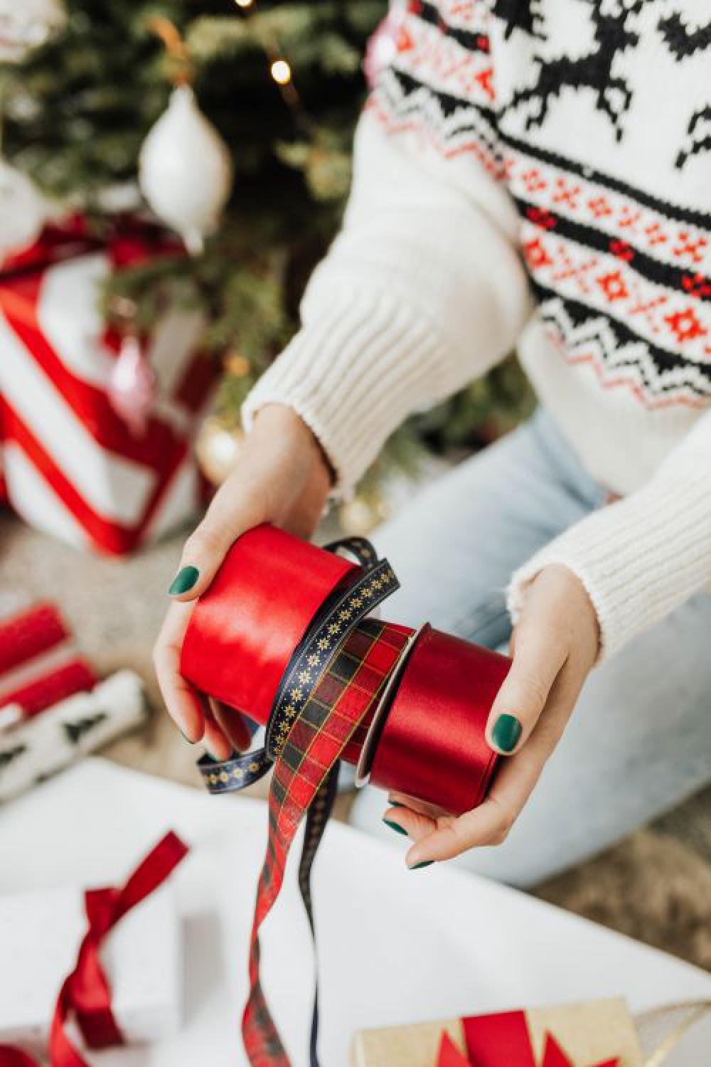 Gift Wrapping Gift Wrapping