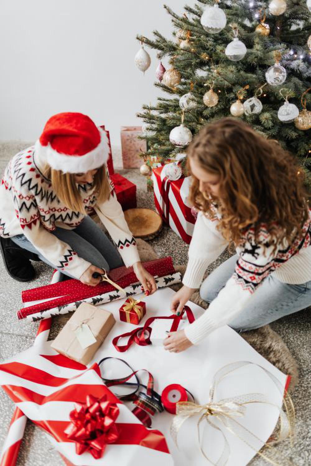 Gift Wrapping Gift Wrapping