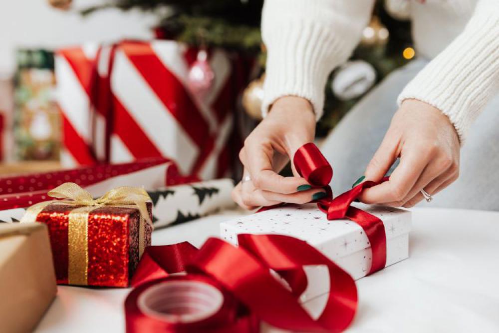 Gift Wrapping Gift Wrapping