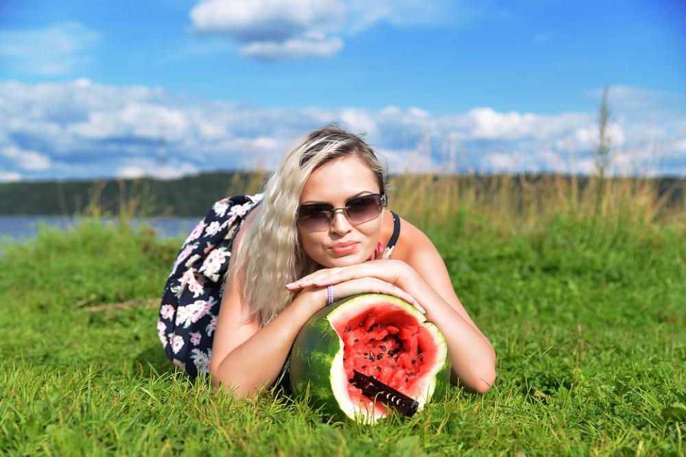 Watermelon Blonde With Watermelon Berry Knife Watermelon Blonde With Watermelon Berry Knife