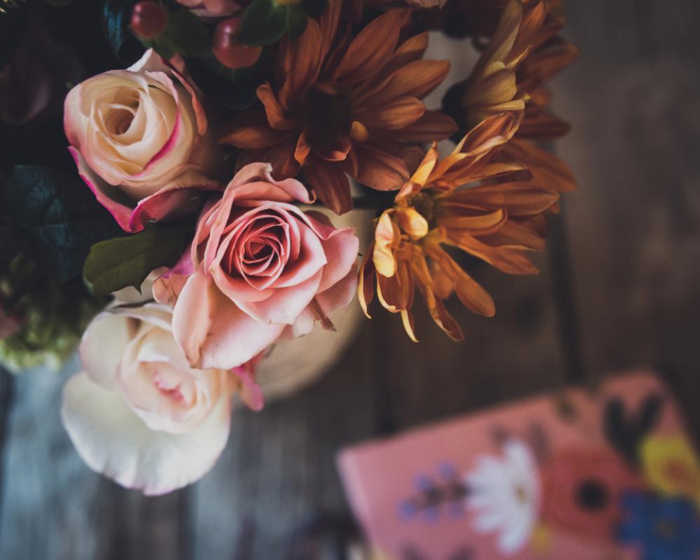 flowers bouquet table colorful fresh flowers bouquet table colorful fresh