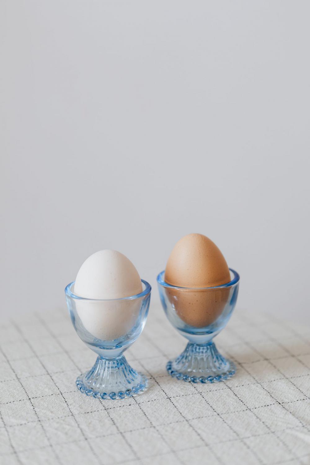 Hen - shaped egg basket Hen - shaped egg basket