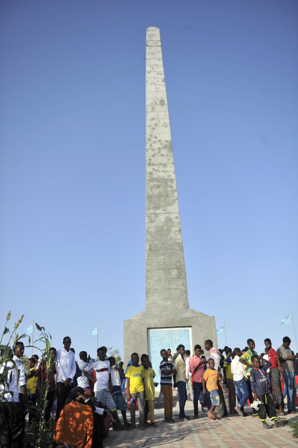 monument, tower, people, crowd, public place monument, tower, people, crowd, public place