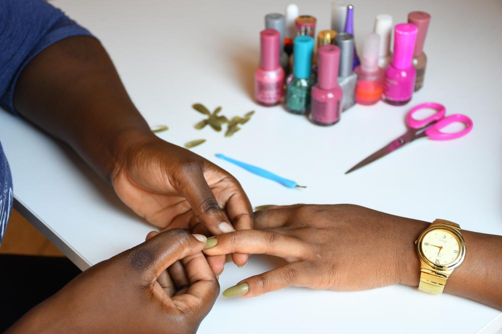 hands, women, people, gestural, nails, varnish, varnishing, holding hands, aesthetics, beauty care, varnish tools, beautician, aesthetician, manicure pedicure hands, women, people, gestural, nails, varnish, varnishing, holding hands, aesthetics, beauty care, varnish tools, beautician, aesthetician, manicure pedicure