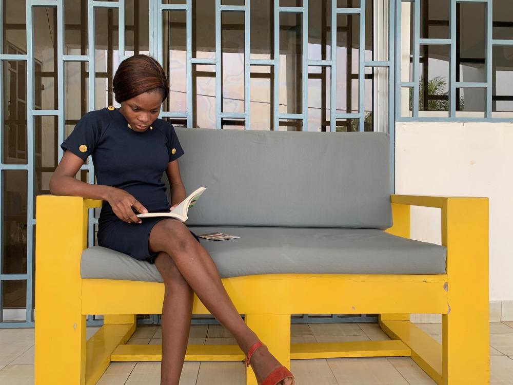 woman, people, leisure, reading, book, hobby, education, literature, focus woman, people, leisure, reading, book, hobby, education, literature, focus
