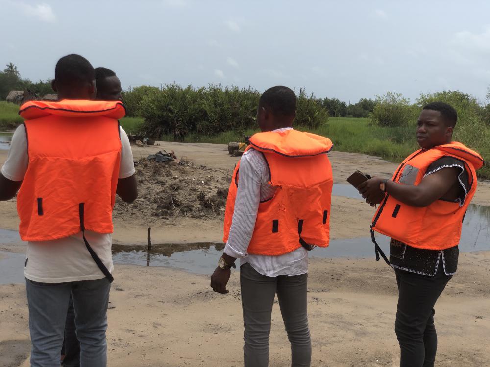 men, people, facial expression, lagoon shore, village, ecotourism, visitors, tourists, safety jackets, land of salt men, people, facial expression, lagoon shore, village, ecotourism, visitors, tourists, safety jackets, land of salt