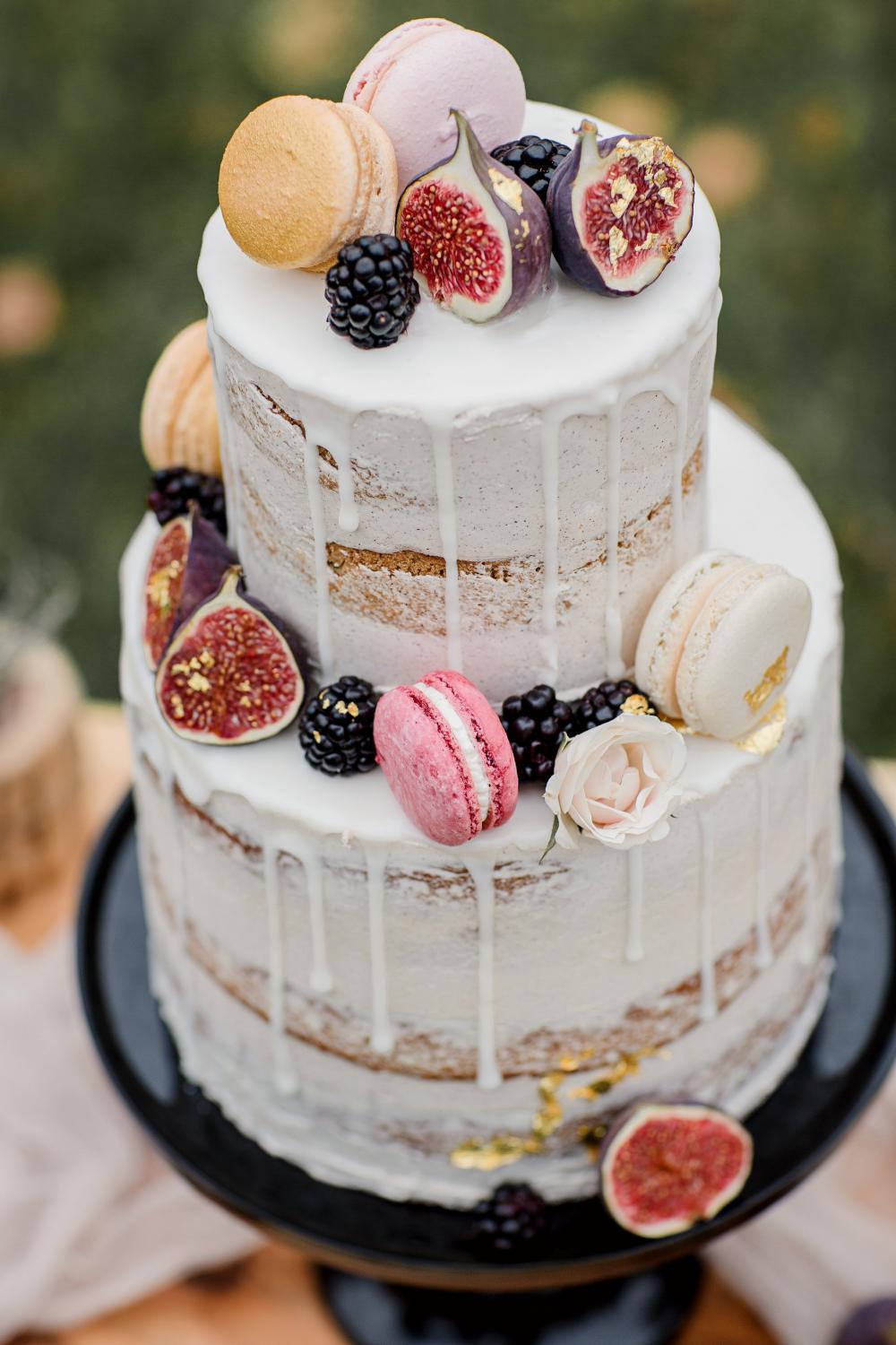 Two Tier White Wedding Cake Photo Two Tier White Wedding Cake Photo