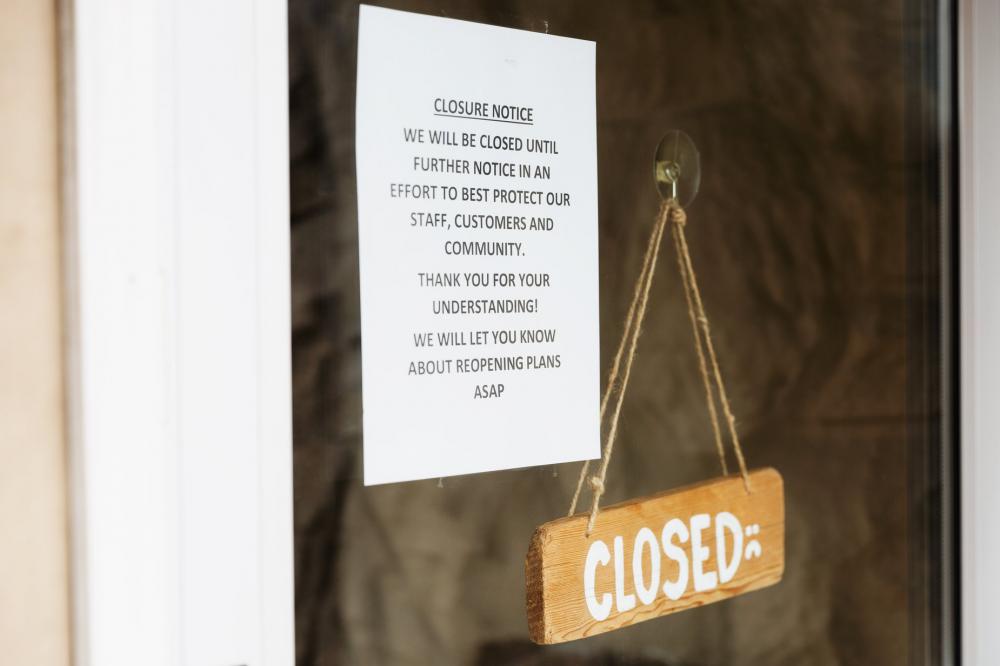 Closure Notice On Glass Door Photo Closure Notice On Glass Door Photo