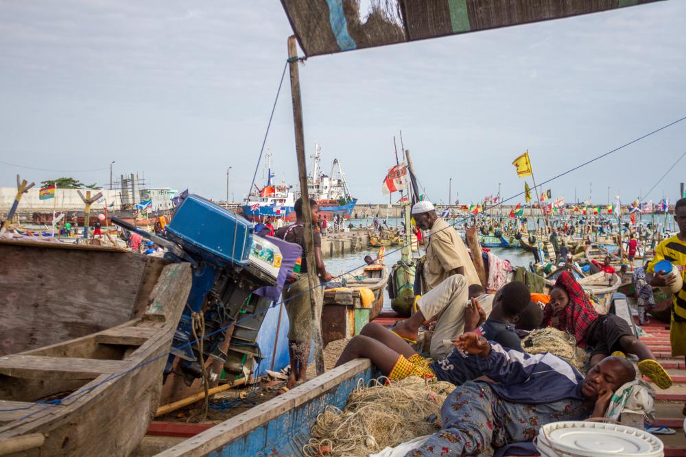 children, dugout, port, maritime transport, trade, fishing, fishermen, work, people, flags, boats, canoes, lake, river children, dugout, port, maritime transport, trade, fishing, fishermen, work, people, flags, boats, canoes, lake, river